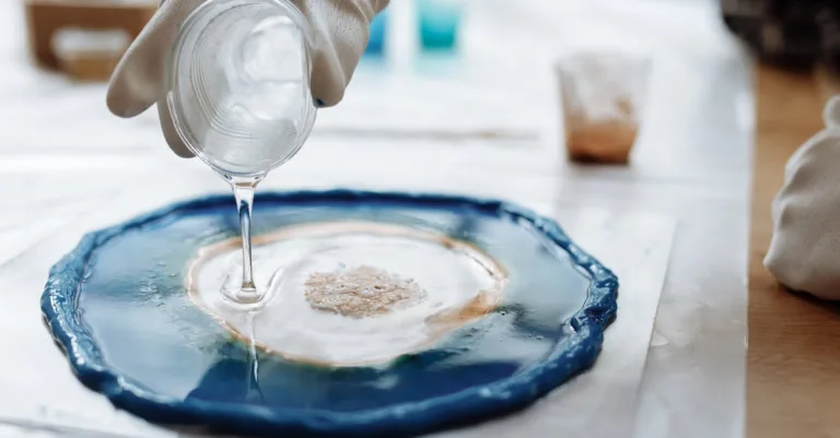 découvrez la décoration en résine jesmonite, alliant design moderne et matériaux durables pour des créations uniques et esthétiques.