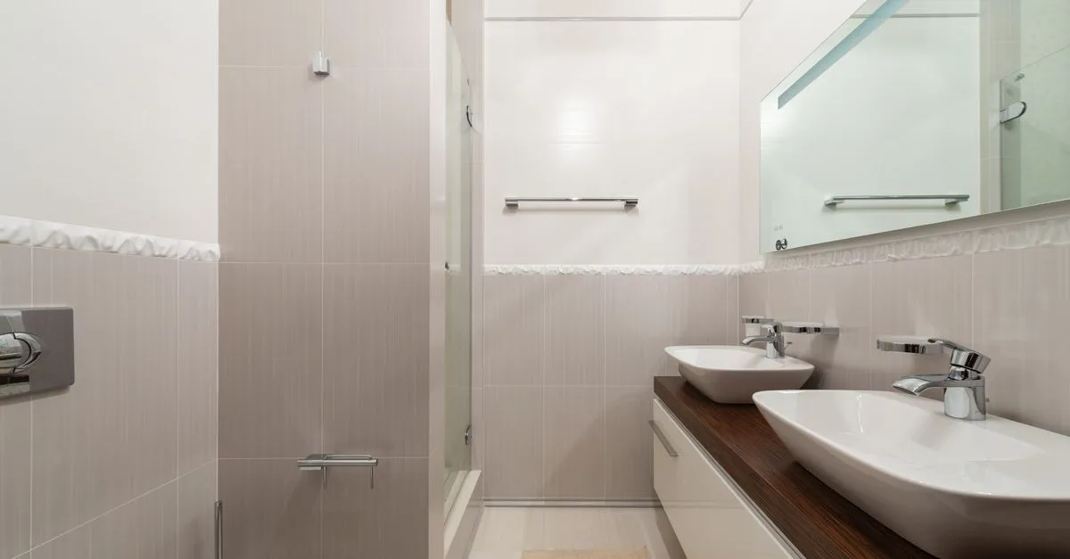 découvrez comment déboucher facilement un évier bouché avec nos astuces efficaces et rapides pour éviter les dégâts d'eau et rétablir l'écoulement.