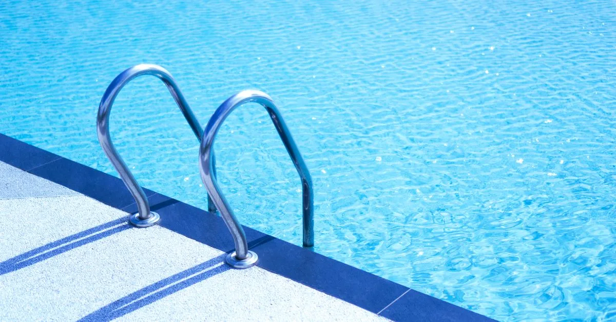 découvrez les réglementations essentielles pour l'entretien et la sécurité des piscines au sel, garantissant un environnement sain et conforme aux normes en vigueur.