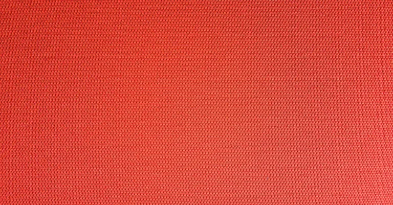 découvrez tout sur la couleur rouge : significations, émotions, et utilisations dans l'art et la mode.
