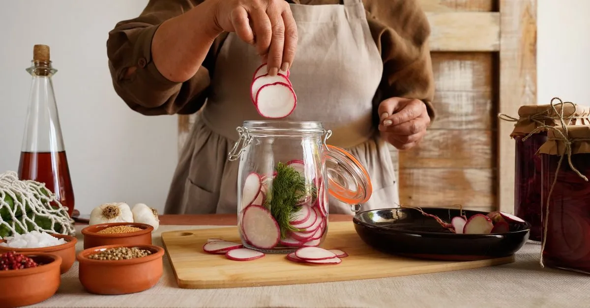 découvrez comment assurer la sécurité lors de la manipulation de la mère de vinaigre, avec des conseils pratiques pour éviter les risques et garantir une fermentation saine.