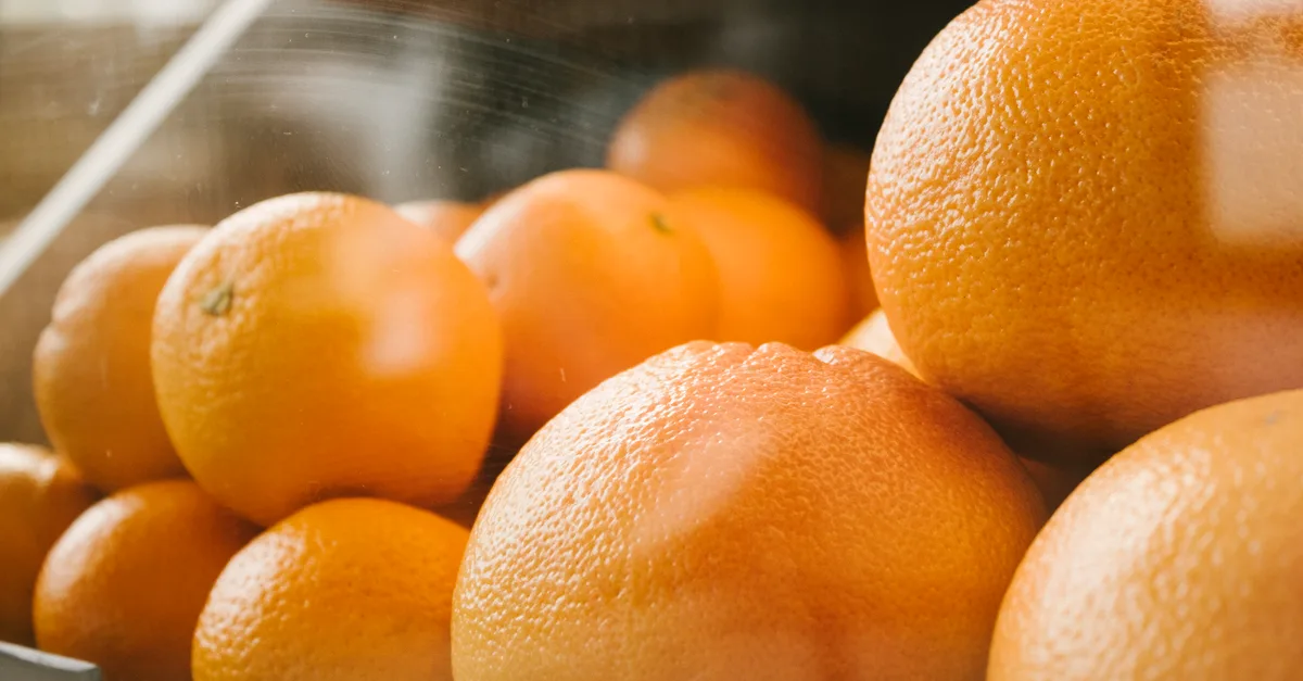 découvrez tout sur l'orange : ses bienfaits, ses usages culinaires, et ses valeurs nutritionnelles. véritable source de vitamine c, l'orange apporte fraîcheur et vitalité à votre quotidien.