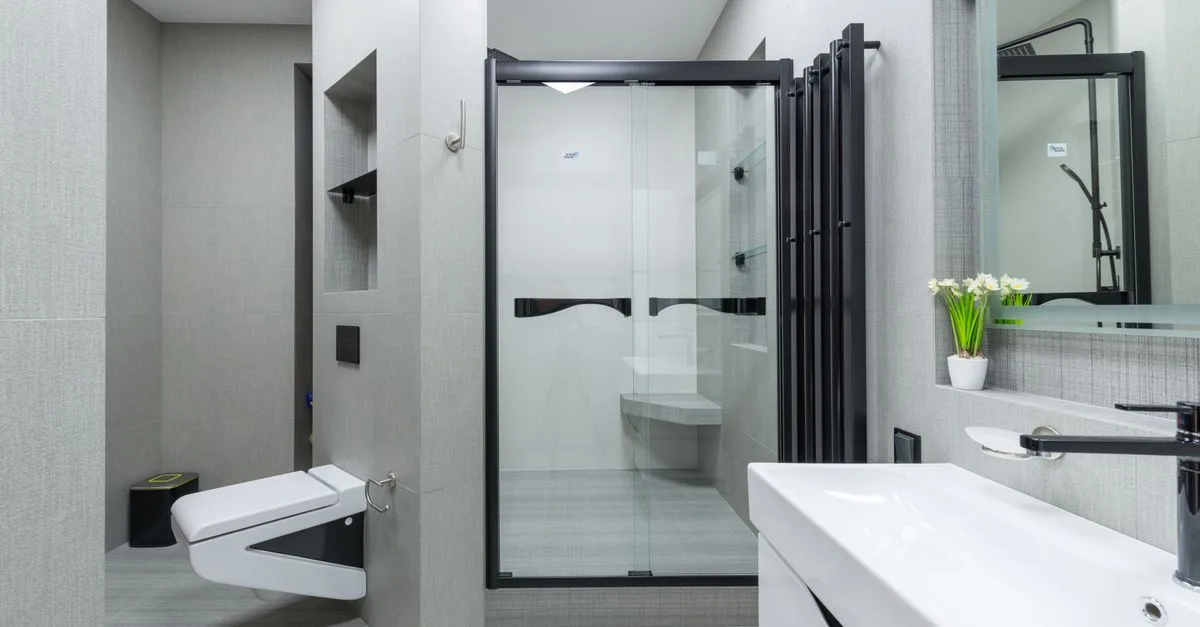 découvrez comment mesurer la hauteur de raccordement de l’évacuation des toilettes et choisir la bonne configuration pour une installation adaptée.